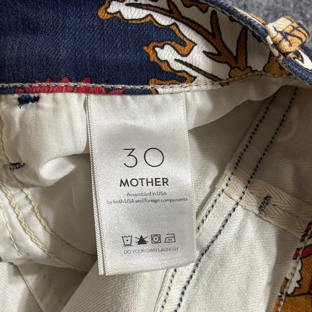 MOTHER The Hustler Ultra High-Rise Cropped Flare Jeans - Picture 6 of 8